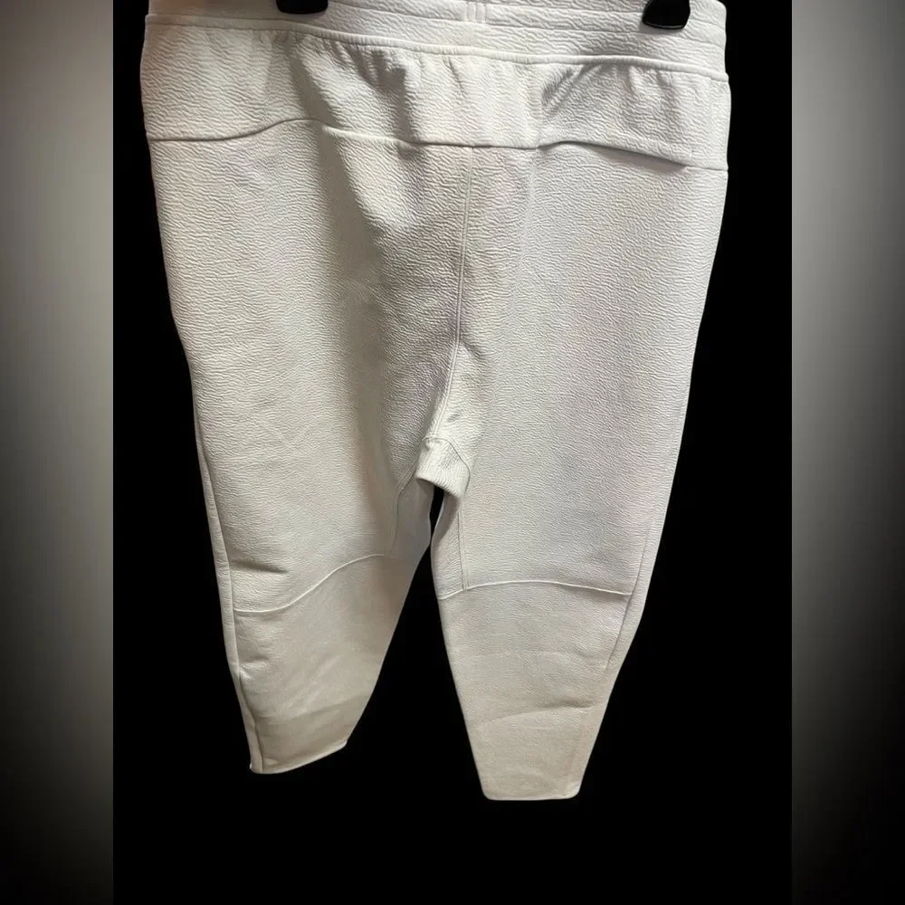 Lululemon Men’s Textured Spacer Classic-Tapered Pant Cream Bone XL